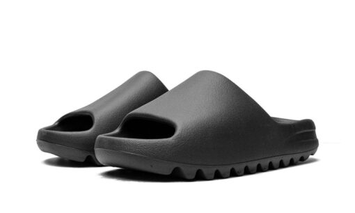 Yeezy Slide Onyx - Image 2