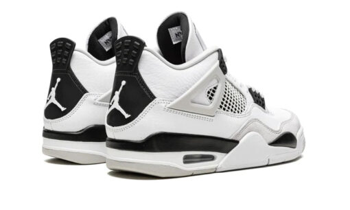 Air Jordan 4 Military Black 'Preto' - Image 3