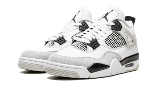 Air Jordan 4 Military Black 'Preto' - Image 2