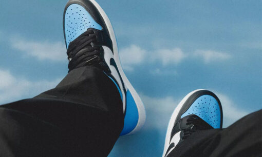 Air Jordan 1 Retro High OG UNC Toe - Image 2