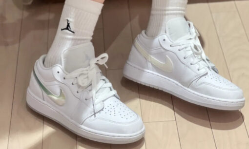 Air Jordan 1 Low SE 'Glitter Swoosh' Branco - Image 2