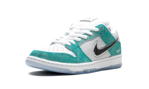 Tênis Nike Dunk Low SB x April Verde - Image 2